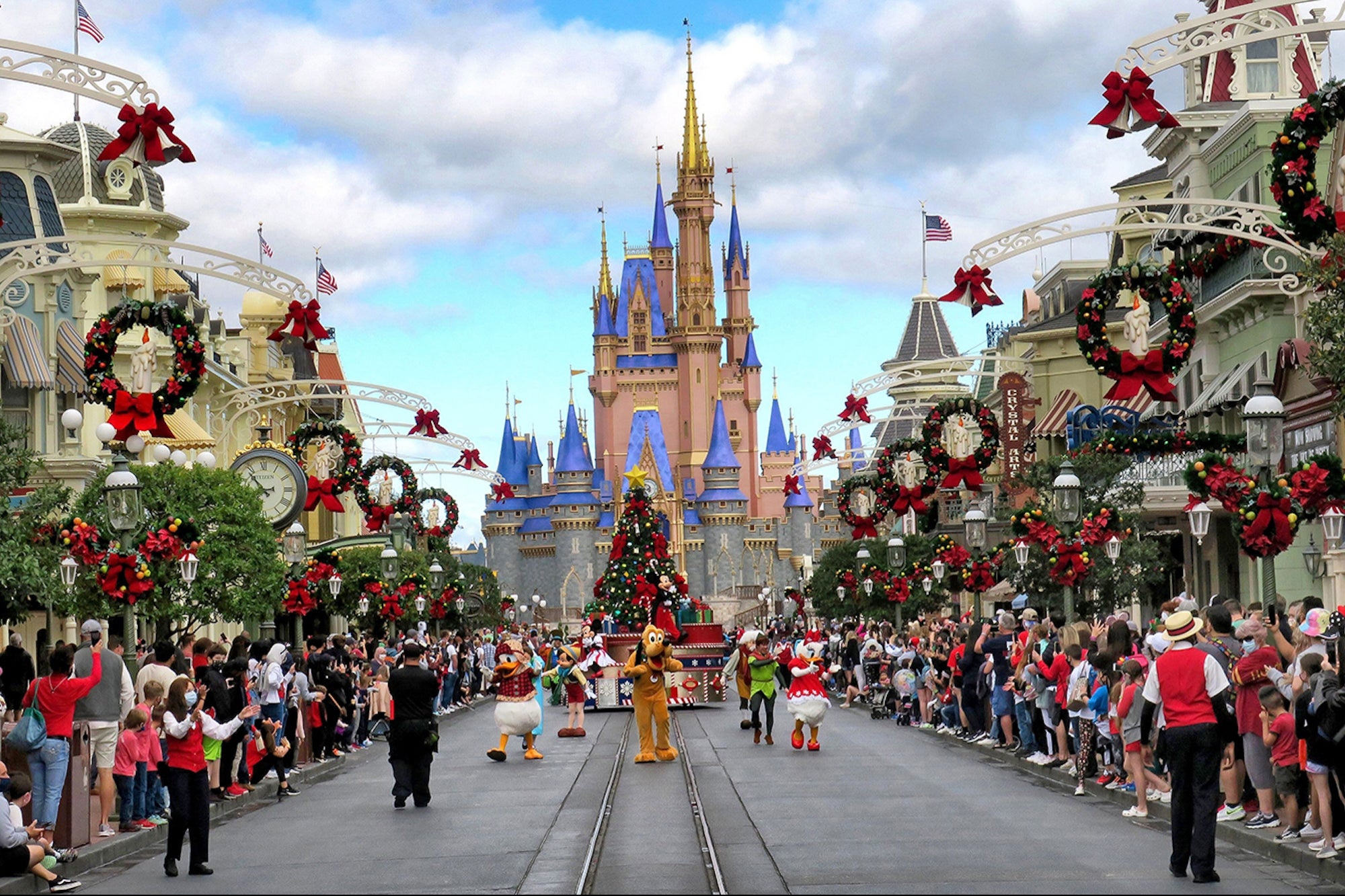Family Accidentally Buys $10K of Disney+ Gift Cards