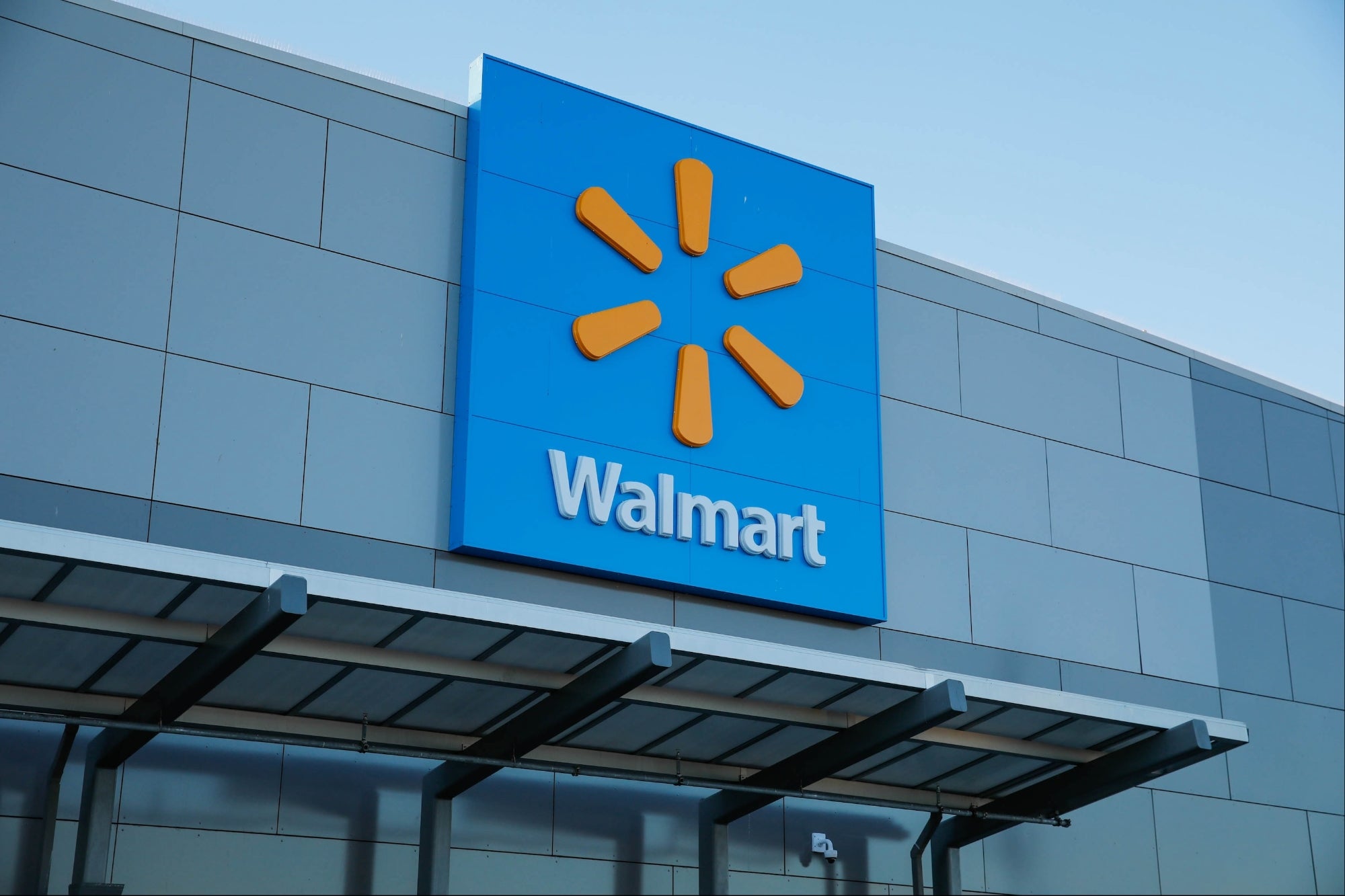 Walmart Store Managers Can Now Make Up to $620,000 a Year