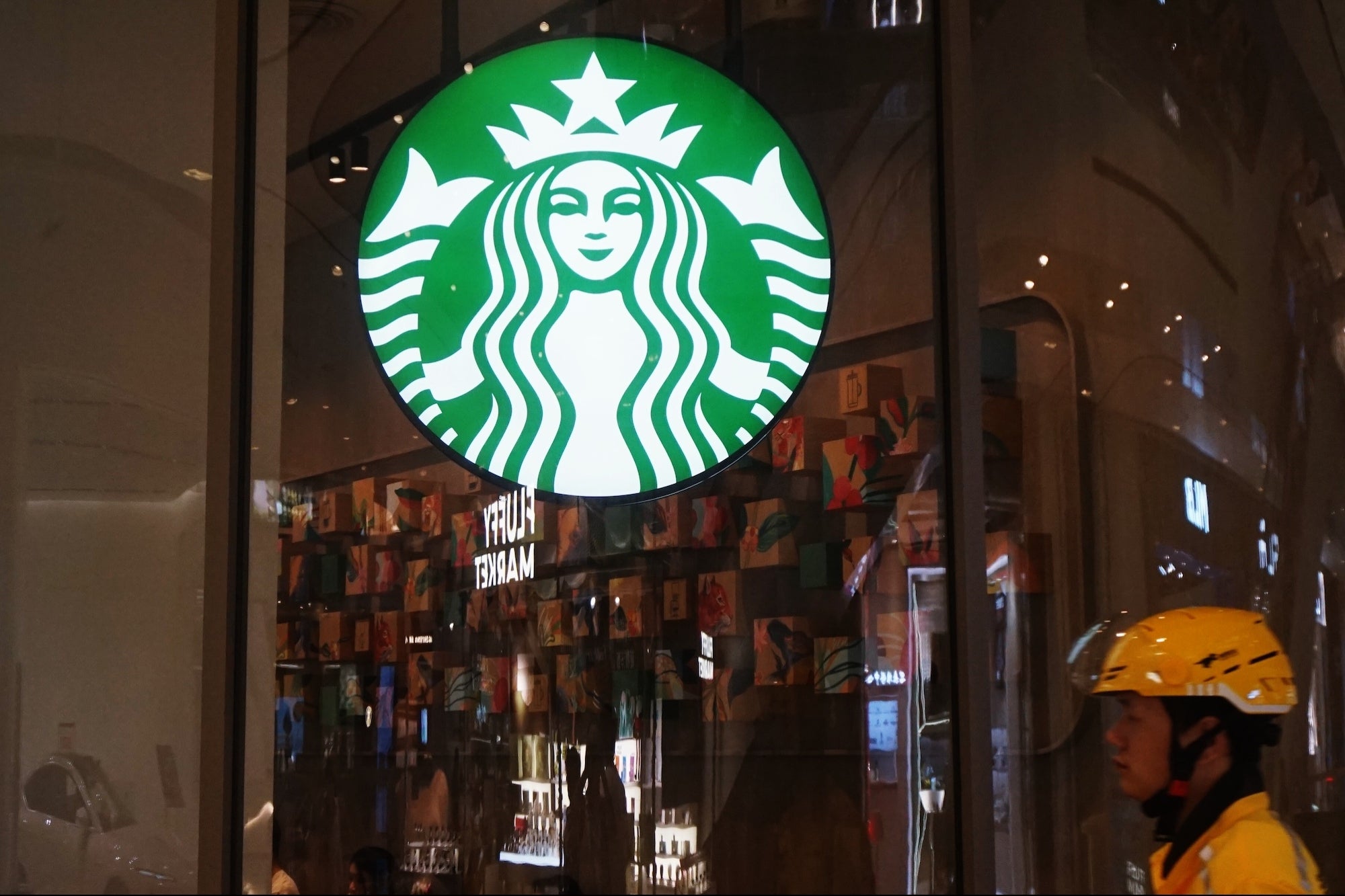 Starbucks Changes Pricing for Syrups, Powders