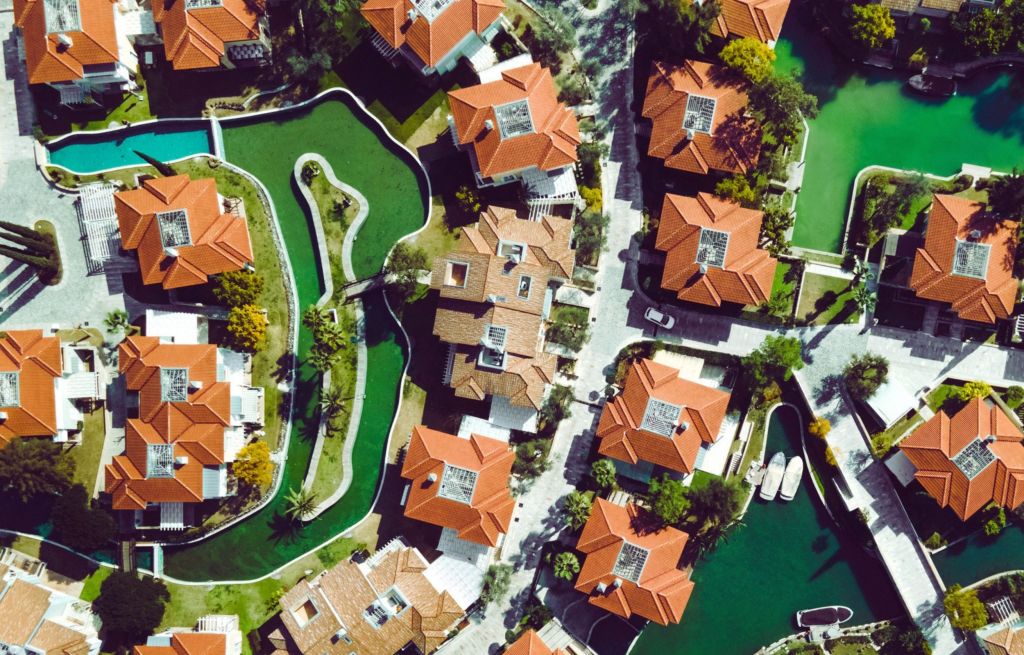 'Landmaxxing' Is the New Flex for Billionaires — Here's What It Is